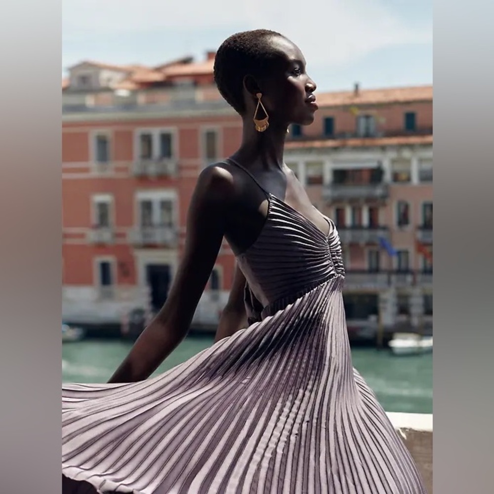 Solitaire Pleated MIDI Dress